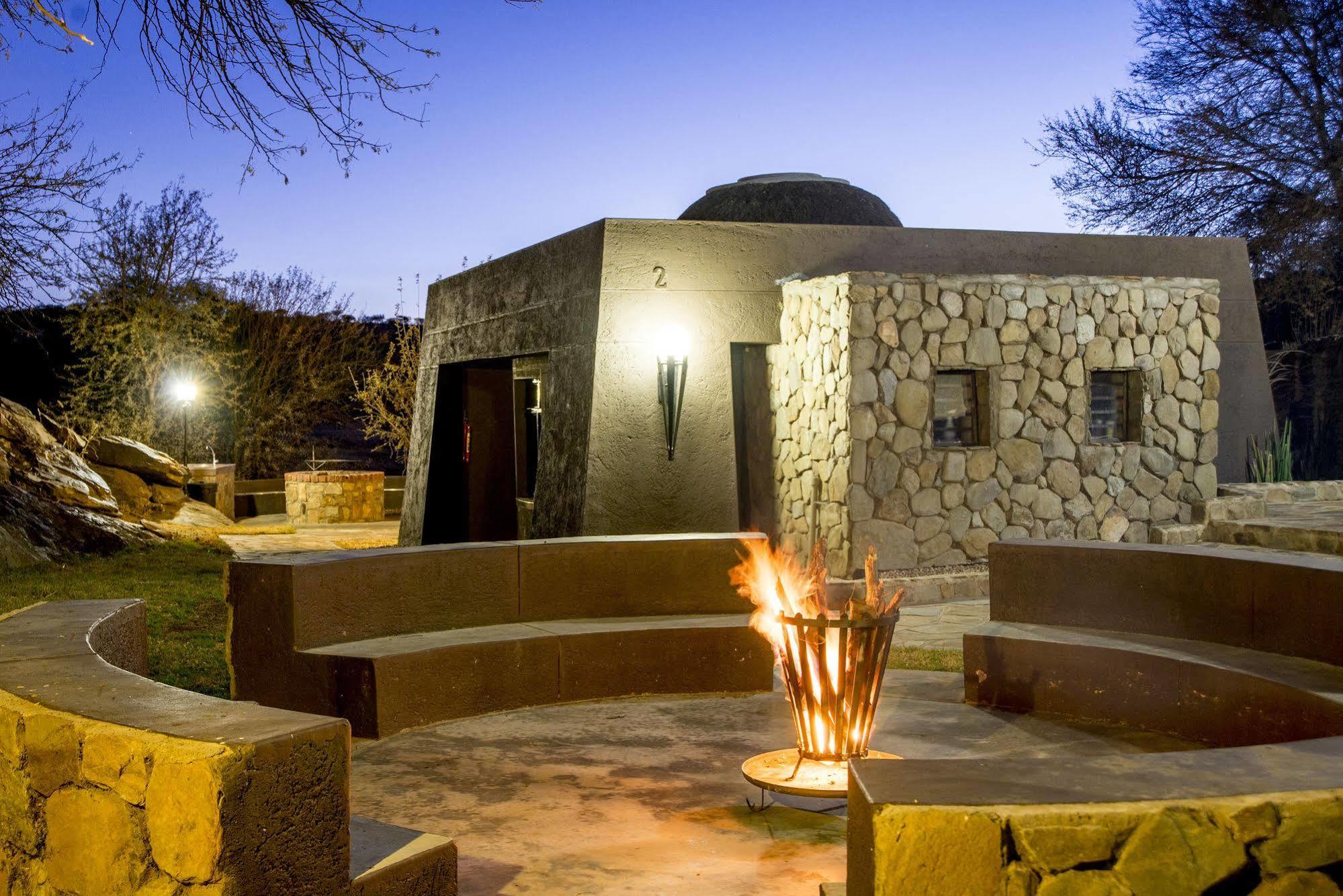 Sun Karros Daan Viljoen Hotel Windhoek Buitenkant foto
