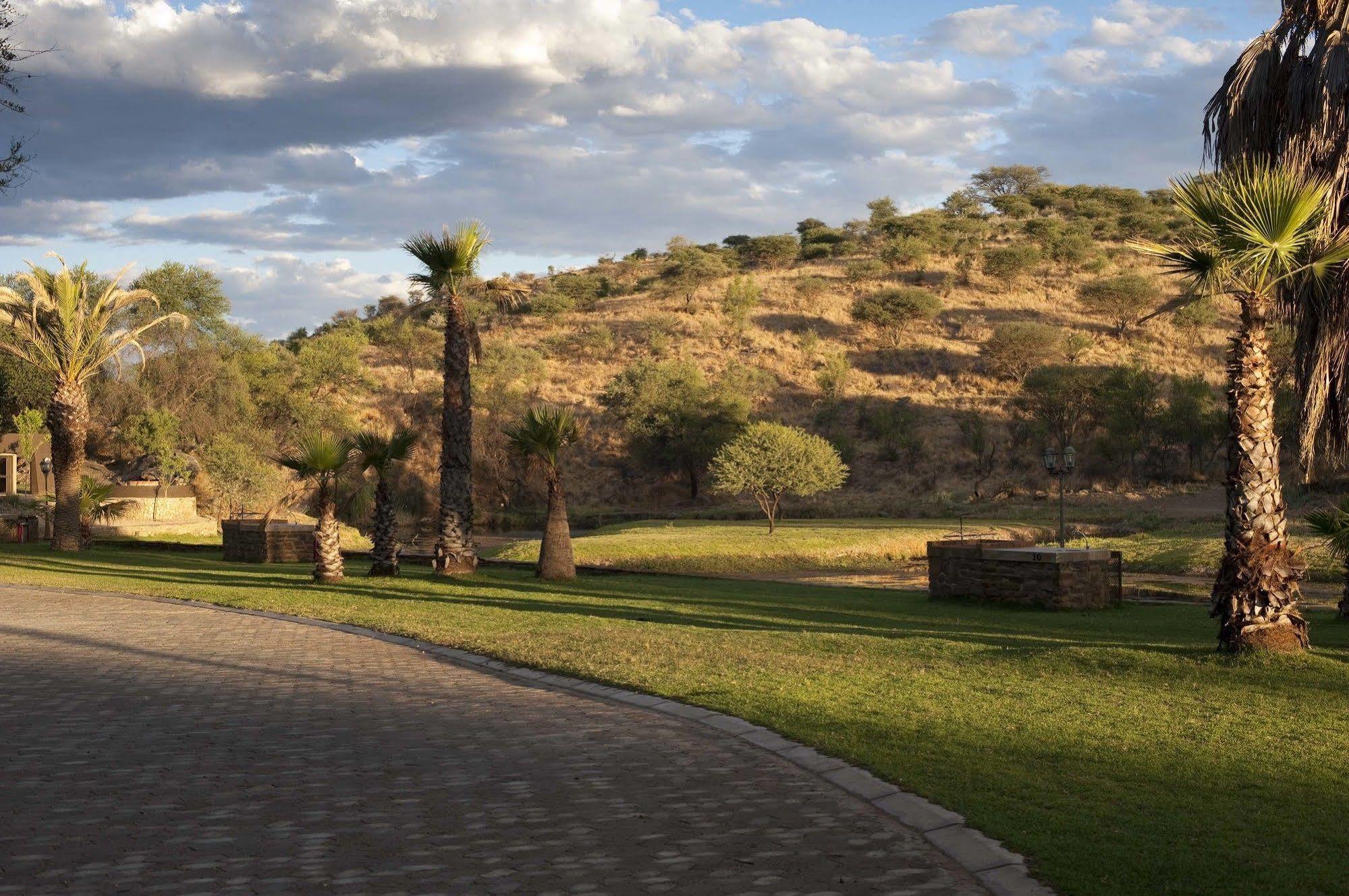 Sun Karros Daan Viljoen Hotel Windhoek Buitenkant foto